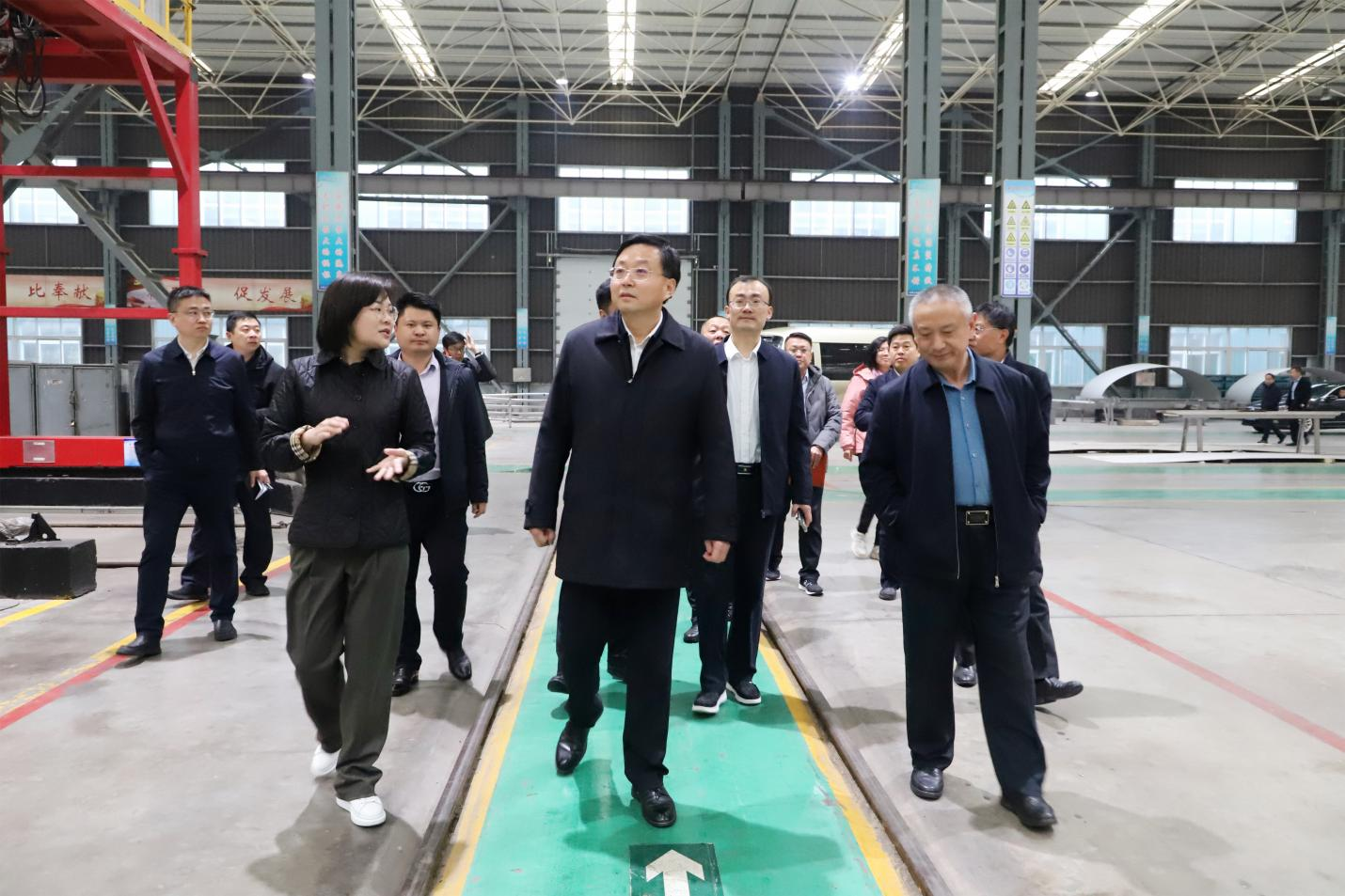 鄒平市委副書記、市長張謙來山東三星集團調研